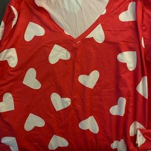 Red Heart Print Muscle Tee